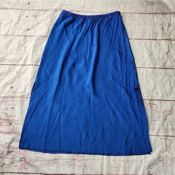 J. Crew Collection Side Slit Pull On Skirt in Luster Crepe Size Medium NWT - Picture 2 of 8